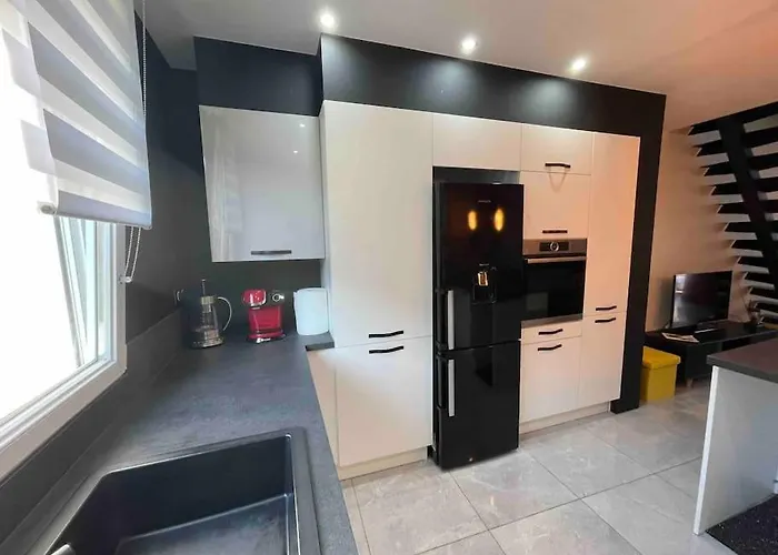 Duplex Cosy Nancy A 10 Minutes