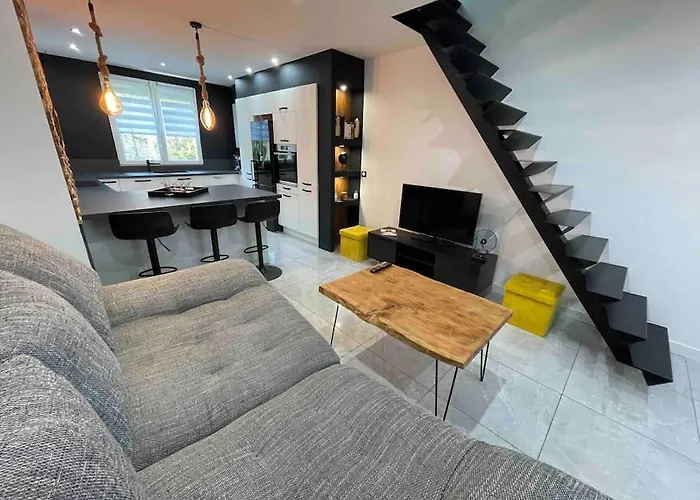 Duplex Cosy Nancy A 10 Minutes